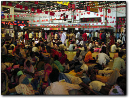 Crowded Bombay station
