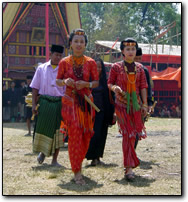Torajan funeral: welcoming guests